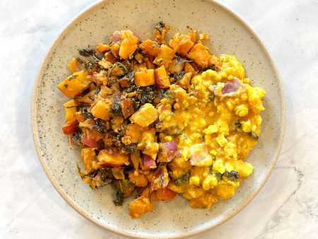 Egg & Roasted Potato Scramble with Cheddar Cheese Sauce, Kale & Bacon Fashion